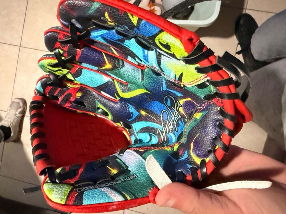 Ortiz 34 2020 Limited Edition Graffiti Baseball Glove TZBG900NR-WM - Picture 6 of 10